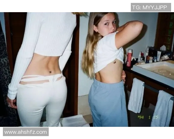 那位足球明星的妻子身材火辣胸围惊人引发热议